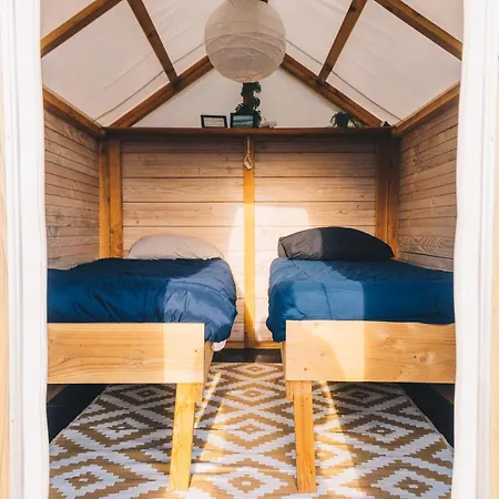 Surfana Vlieland Surf Host En Bed & Breakfast-3